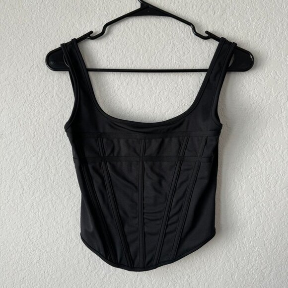 Princess Polly black wired structured corset🖤🍸✨ - Picture 2 of 8